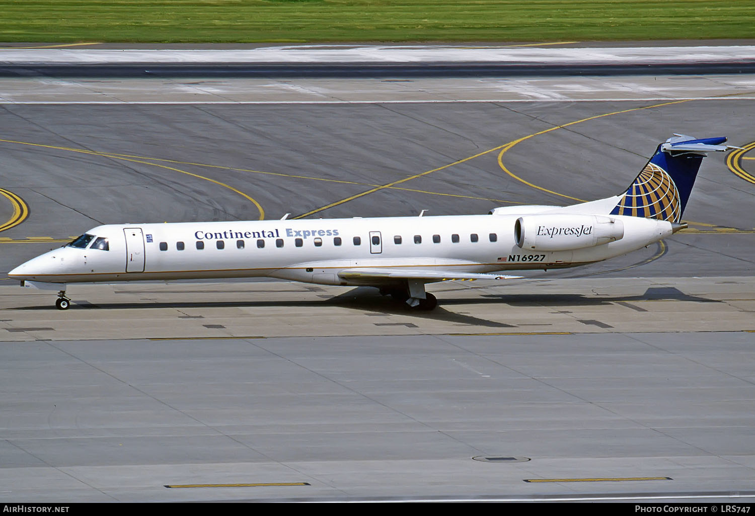Aircraft Photo of N16927 | Embraer ERJ-145ER (EMB-145ER) | Continental Express | AirHistory.net #286473