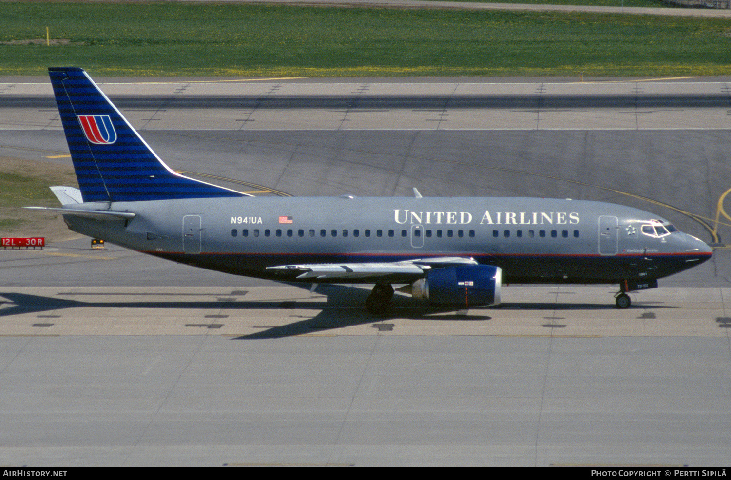 Aircraft Photo of N941UA | Boeing 737-522 | United Airlines | AirHistory.net #286575