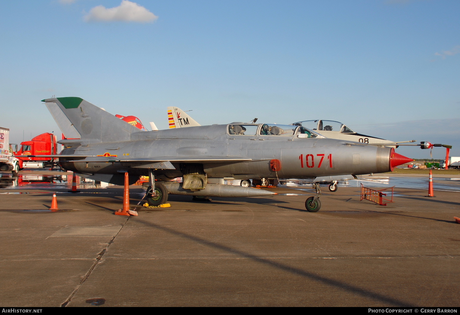 Aircraft Photo of N21EV / 1071 | Mikoyan-Gurevich MiG-21UM | Vietnam - Air Force | AirHistory.net #286625