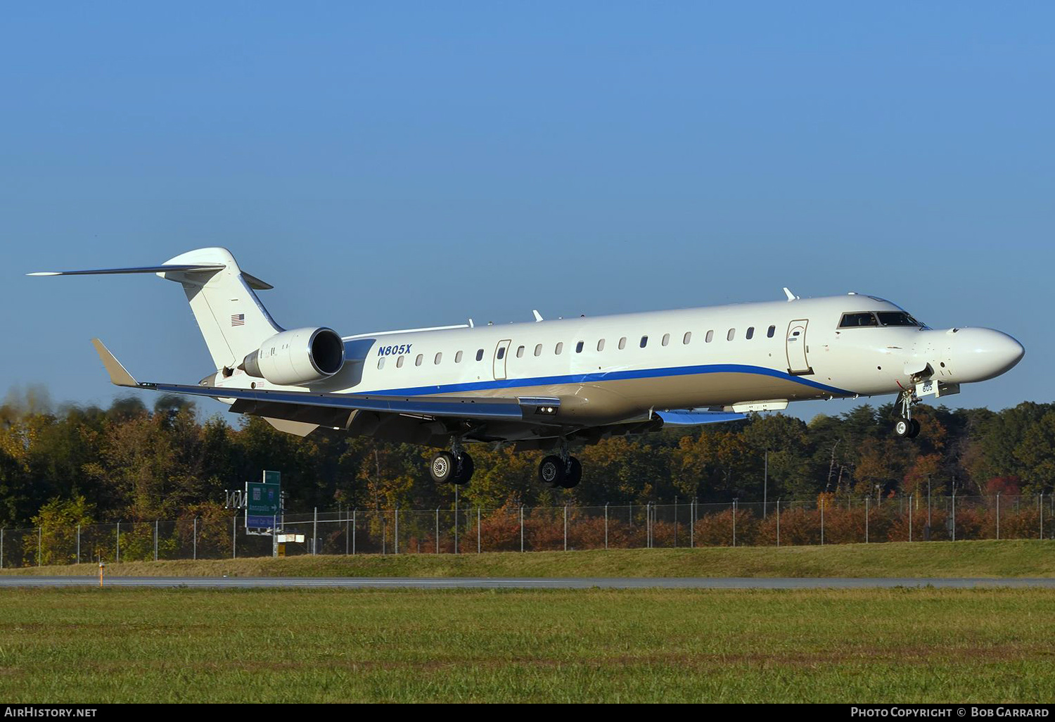 Aircraft Photo of N805X | Bombardier CRJ-701ER (CL-600-2C10) | AirHistory.net #286656