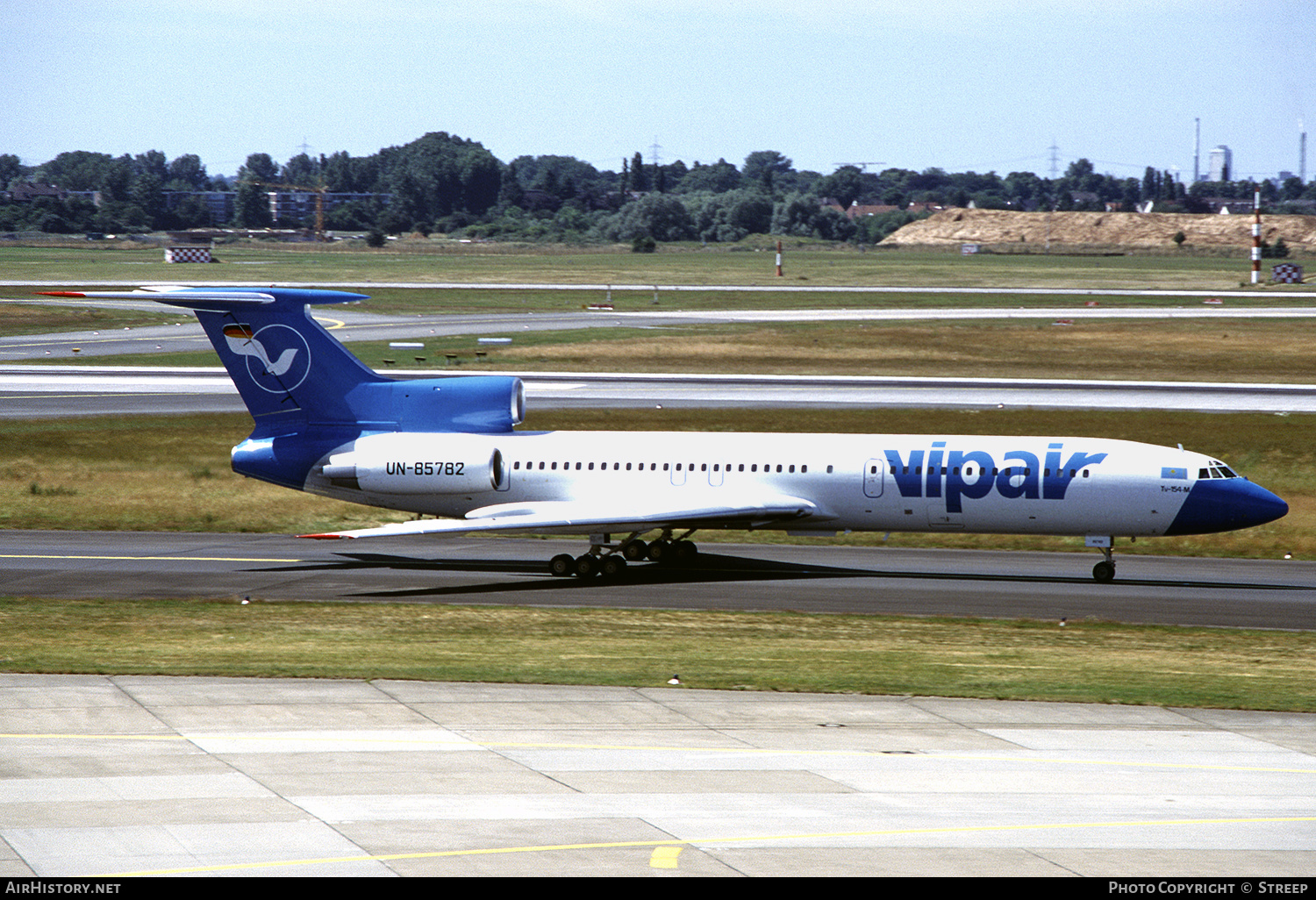 Aircraft Photo of UN-85782 | Tupolev Tu-154M | VipAir Airlines | AirHistory.net #286666