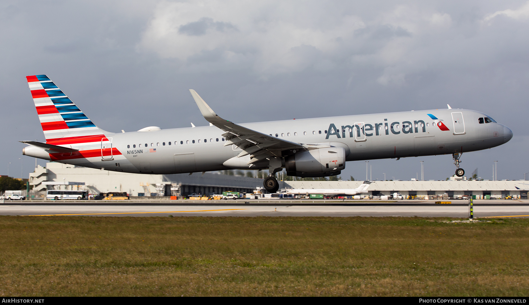 Aircraft Photo of N165NN | Airbus A321-231 | American Airlines | AirHistory.net #286734