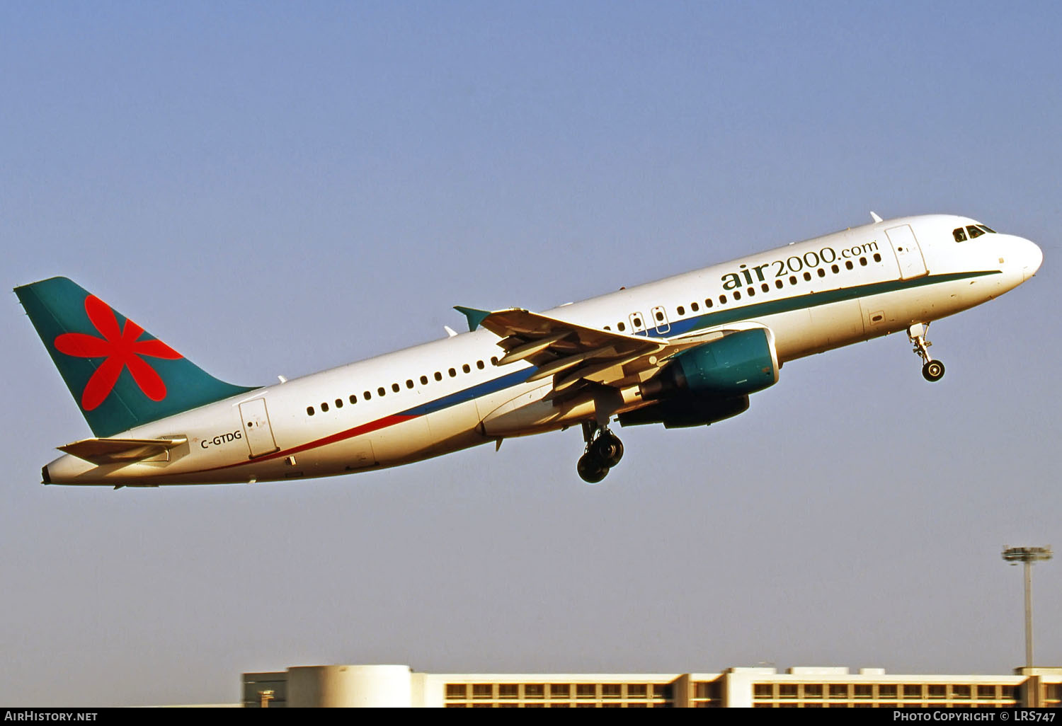 Aircraft Photo of C-GTDG | Airbus A320-214 | Air 2000 | AirHistory.net #286757