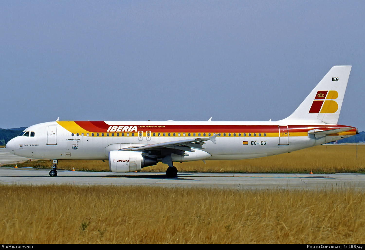 Aircraft Photo of EC-IEG | Airbus A320-214 | Iberia | AirHistory.net #286797