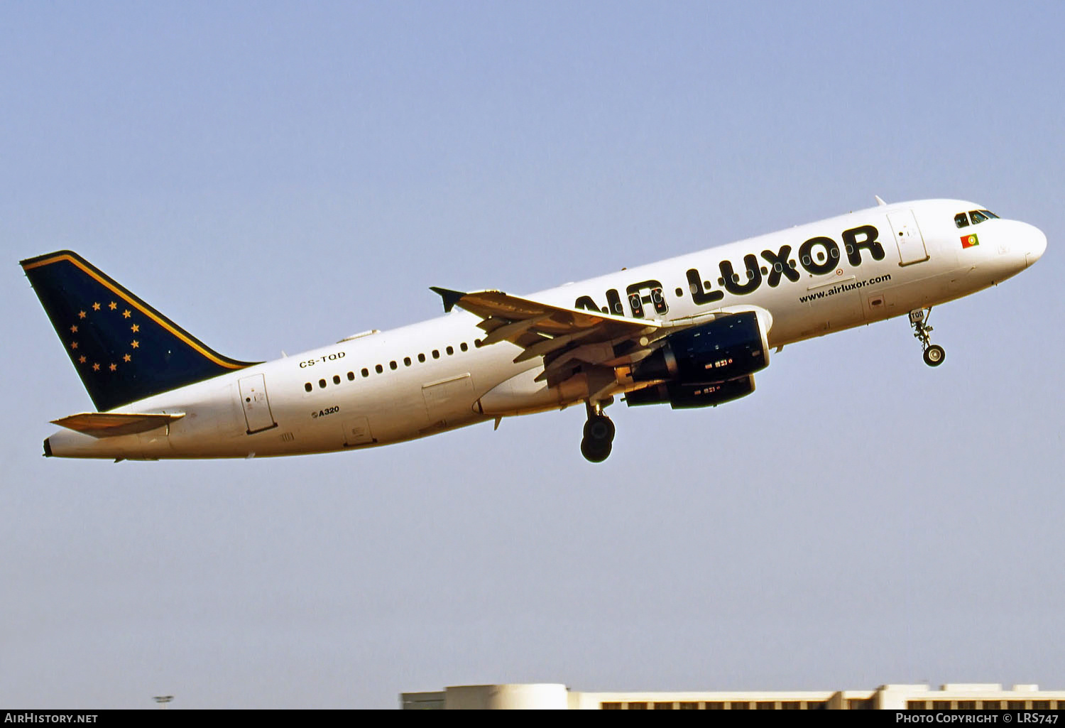 Aircraft Photo of CS-TQD | Airbus A320-214 | Air Luxor | AirHistory.net #286932