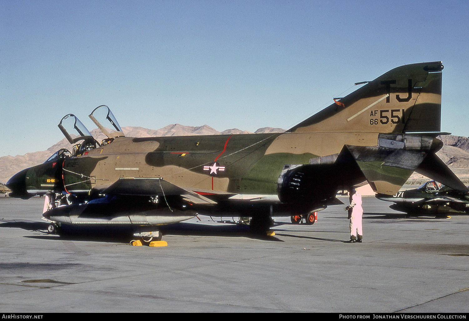 Aircraft Photo of 66-7551 / AF66-551 | McDonnell Douglas F-4D Phantom II | USA - Air Force | AirHistory.net #287090