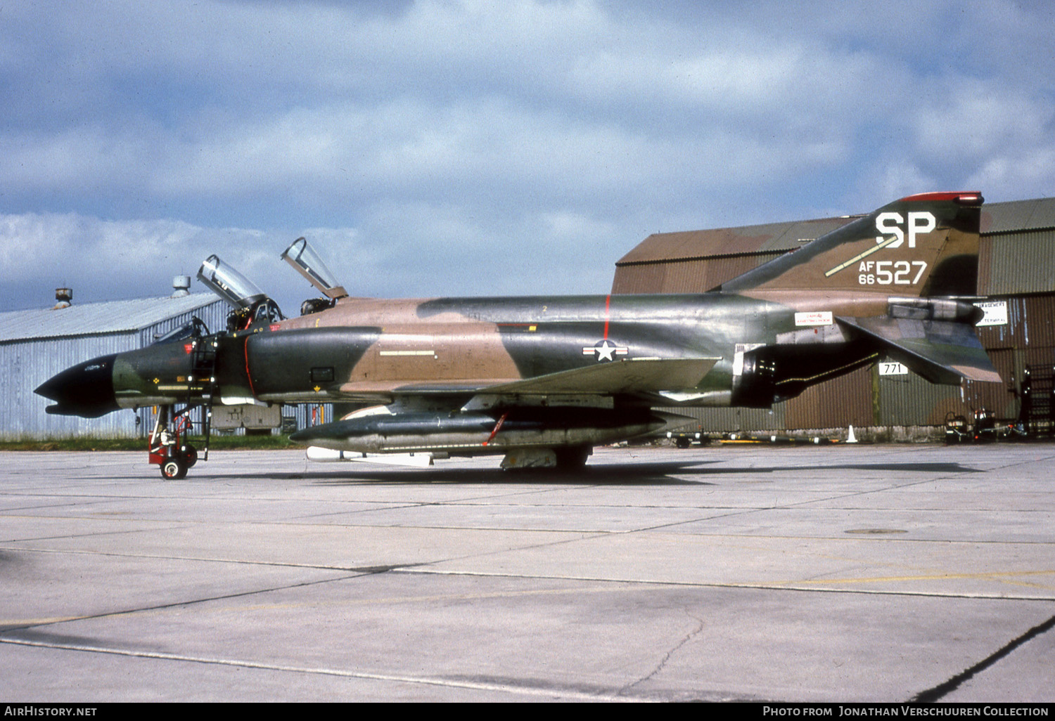 Aircraft Photo of 66-7527 / AF66-527 | McDonnell Douglas F-4D Phantom II | USA - Air Force | AirHistory.net #287095