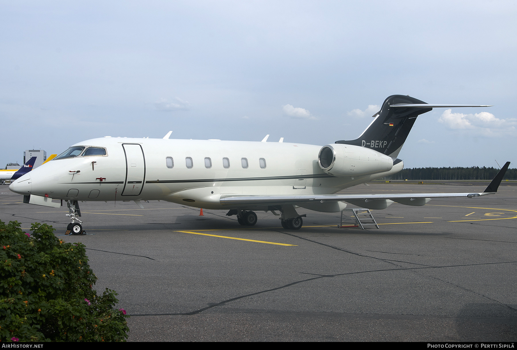 Aircraft Photo of D-BEKP | Bombardier Challenger 300 (BD-100-1A10) | AirHistory.net #287259