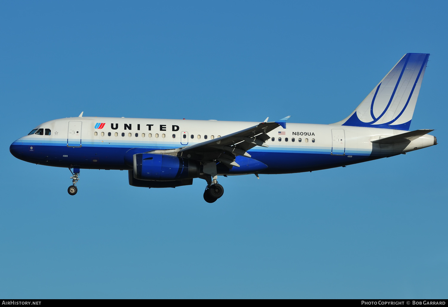 Aircraft Photo of N8090UA | Airbus A319-131 | United Airlines | AirHistory.net #287550