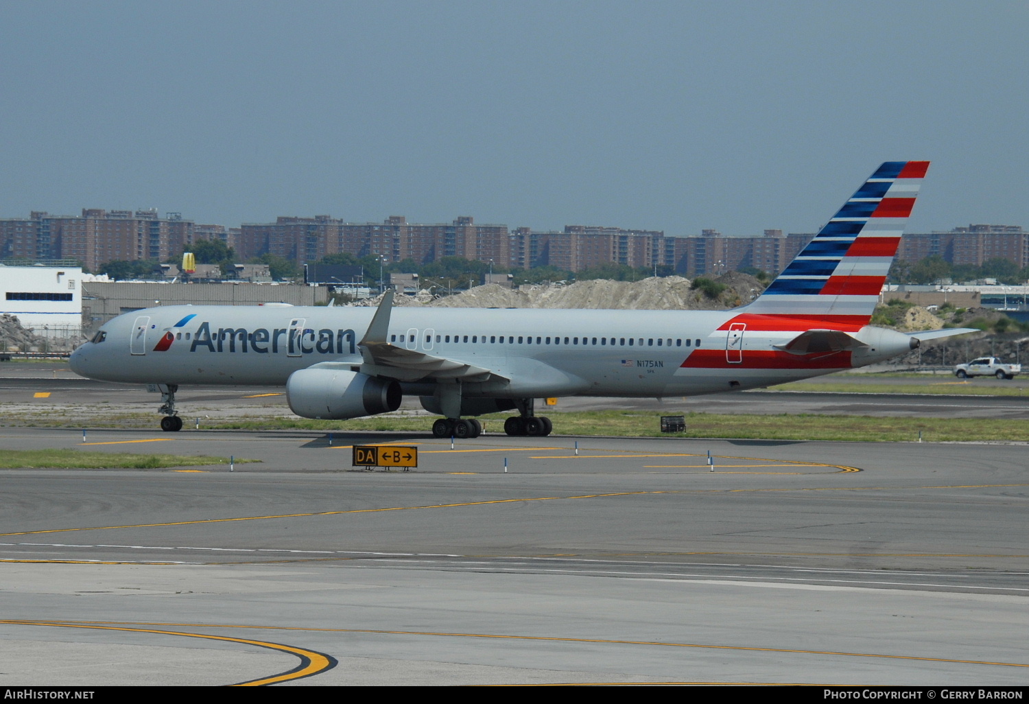 Aircraft Photo of N175AN | Boeing 757-223 | American Airlines | AirHistory.net #287612