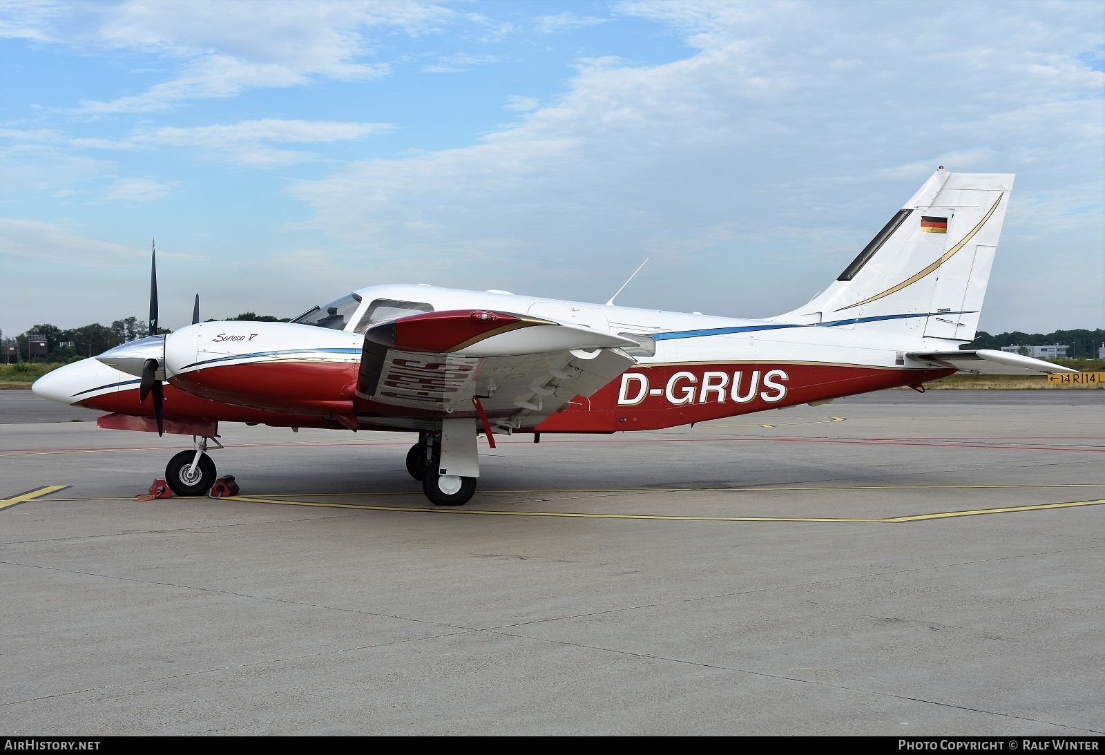 Aircraft Photo of D-GRUS | Piper PA-34-220T Seneca V | AirHistory.net #287628