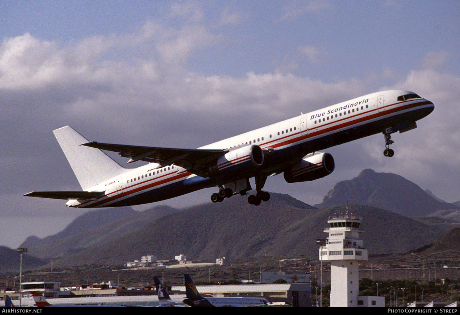 Aircraft Photo of SE-DUO | Boeing 757-236 | Blue Scandinavia | AirHistory.net #287669