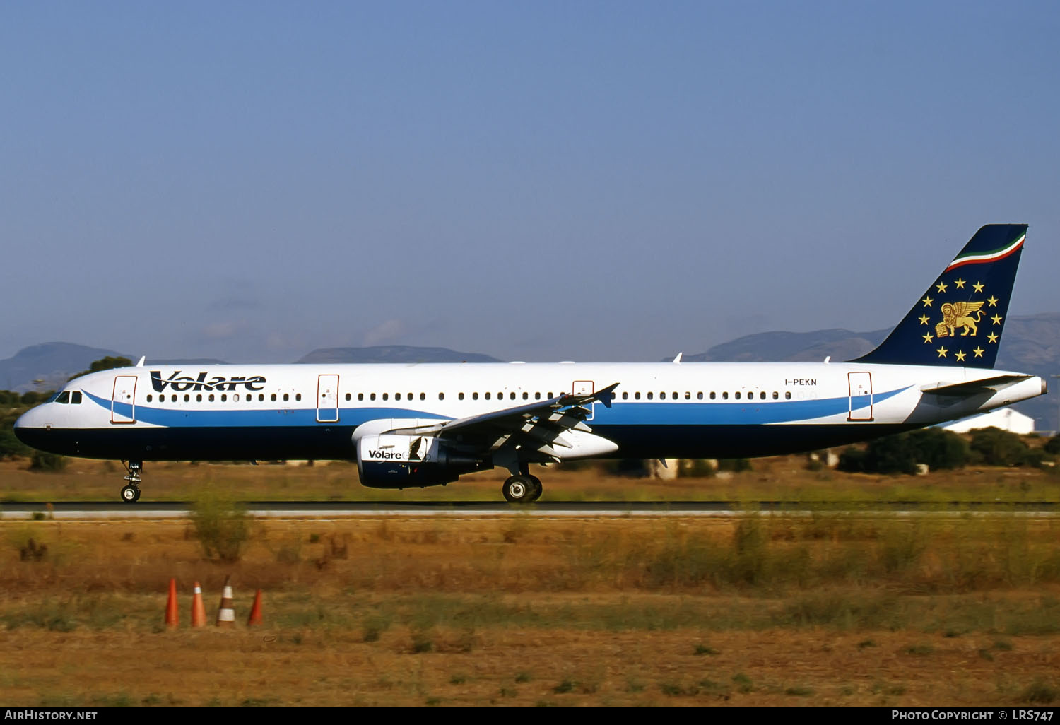 Aircraft Photo of I-PEKN | Airbus A321-211 | Volare Airlines | AirHistory.net #287706