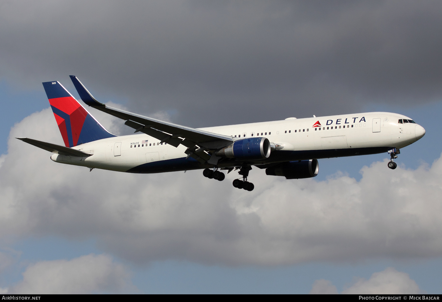 Aircraft Photo of N1605 | Boeing 767-332/ER | Delta Air Lines | AirHistory.net #287797