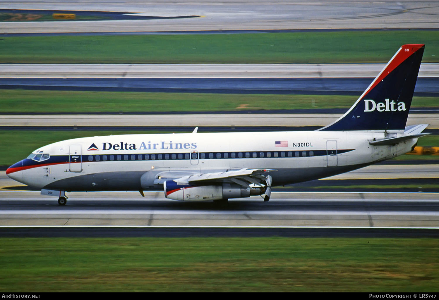 Aircraft Photo of N301DL | Boeing 737-232/Adv | Delta Air Lines | AirHistory.net #287957