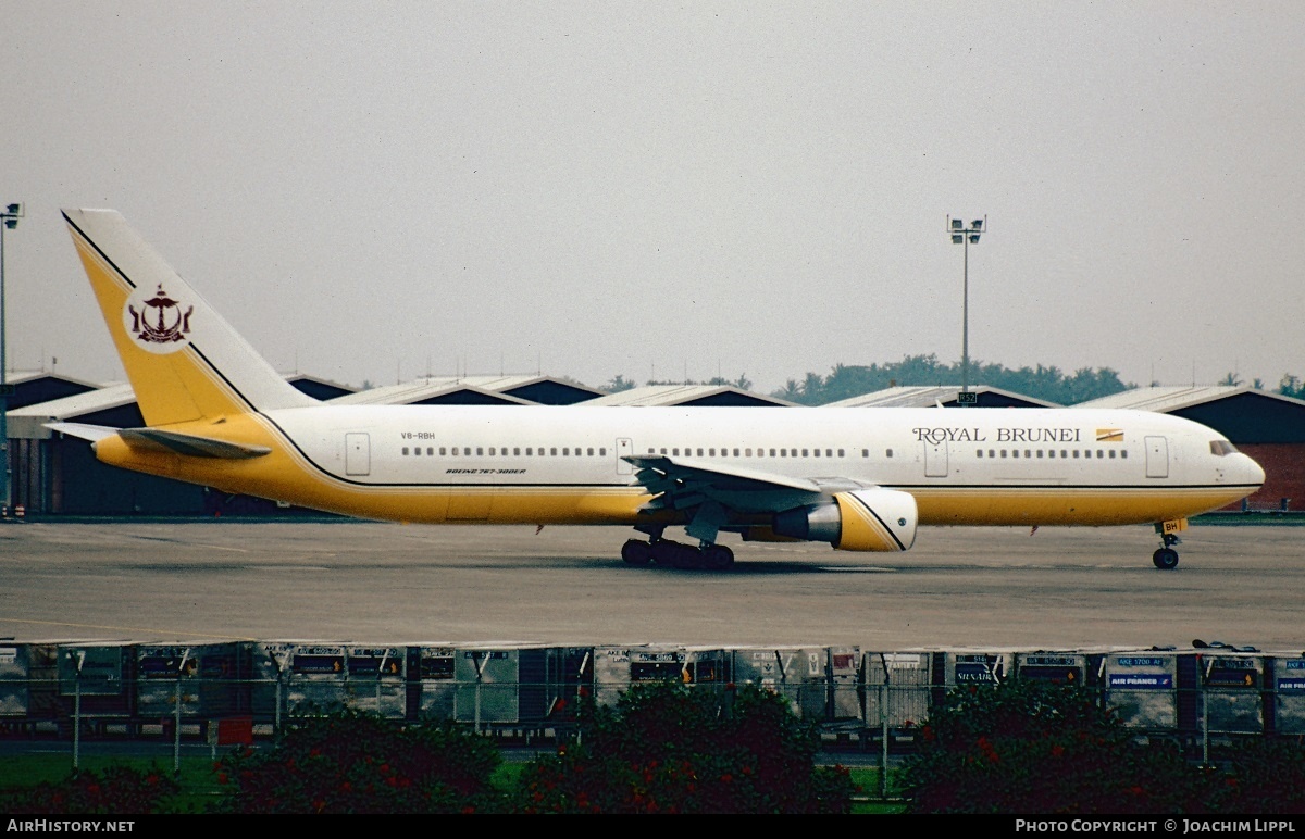 Aircraft Photo of V8-RBH | Boeing 767-33A/ER | Royal Brunei Airlines | AirHistory.net #288014