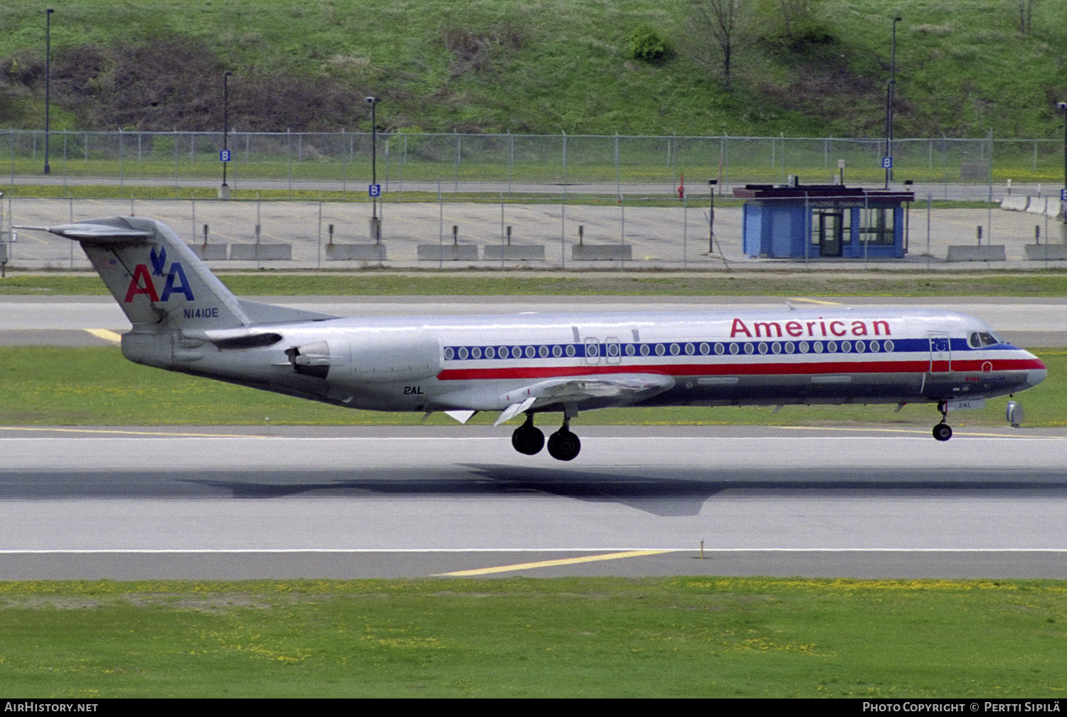 Aircraft Photo of N1410E | Fokker 100 (F28-0100) | American Airlines | AirHistory.net #288035