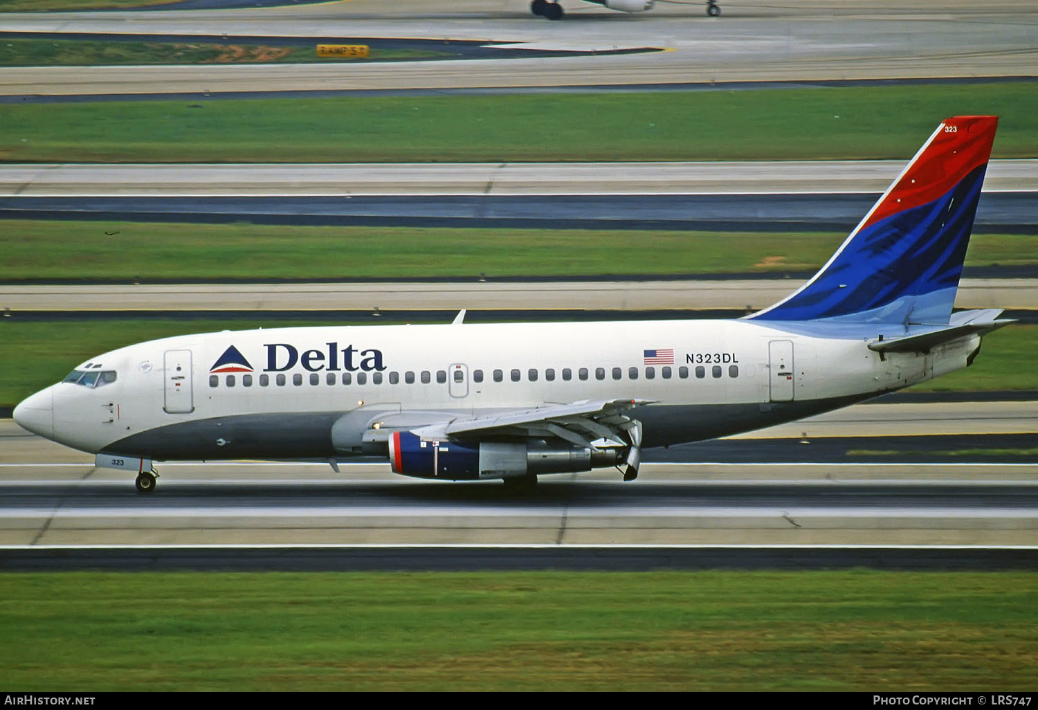 Aircraft Photo of N323DL | Boeing 737-232/Adv | Delta Air Lines | AirHistory.net #288294