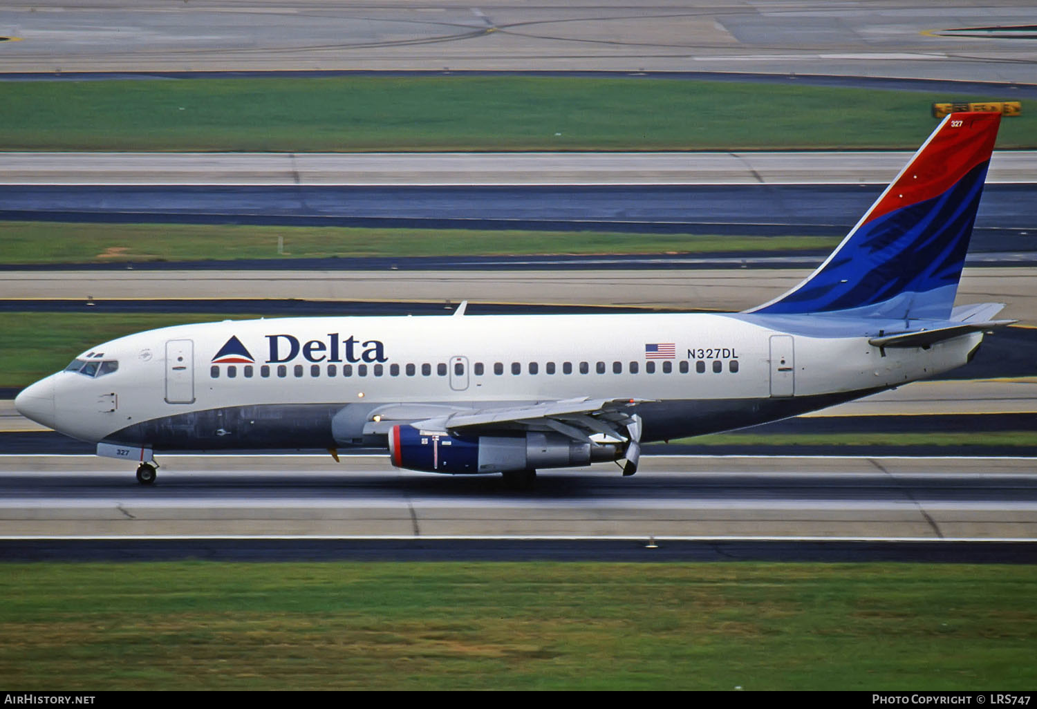 Aircraft Photo of N327DL | Boeing 737-232/Adv | Delta Air Lines | AirHistory.net #288300