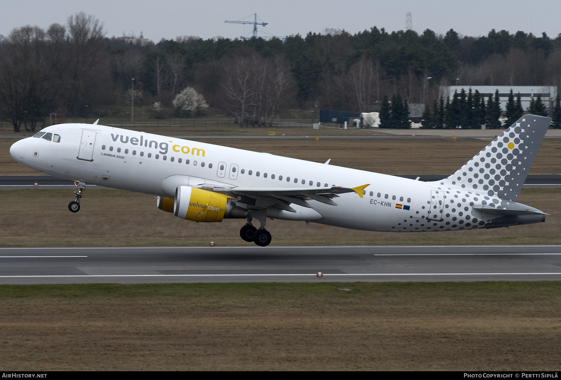 Aircraft Photo of EC-KHN | Airbus A320-216 | Vueling Airlines | AirHistory.net #288644