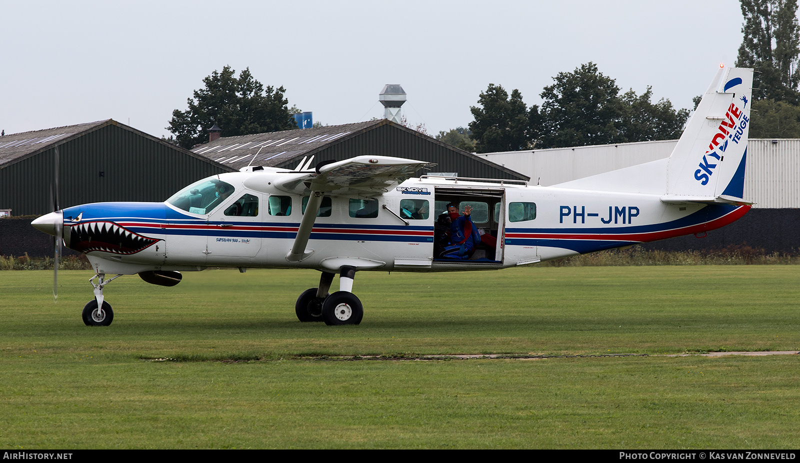 Aircraft Photo of PH-JMP | Cessna 208B Texas Turbine Supervan 900 | Skydive Teuge | AirHistory.net #288664