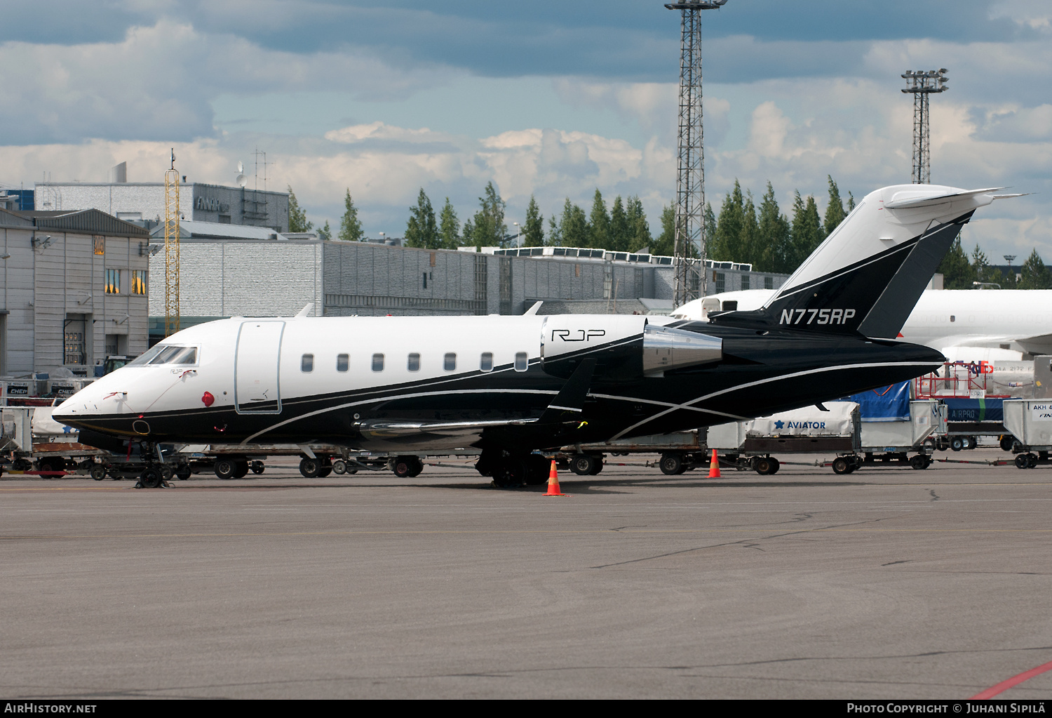 Aircraft Photo of N775RP | Bombardier Challenger 605 (CL-600-2B16) | RJP Manageco | AirHistory.net #288678