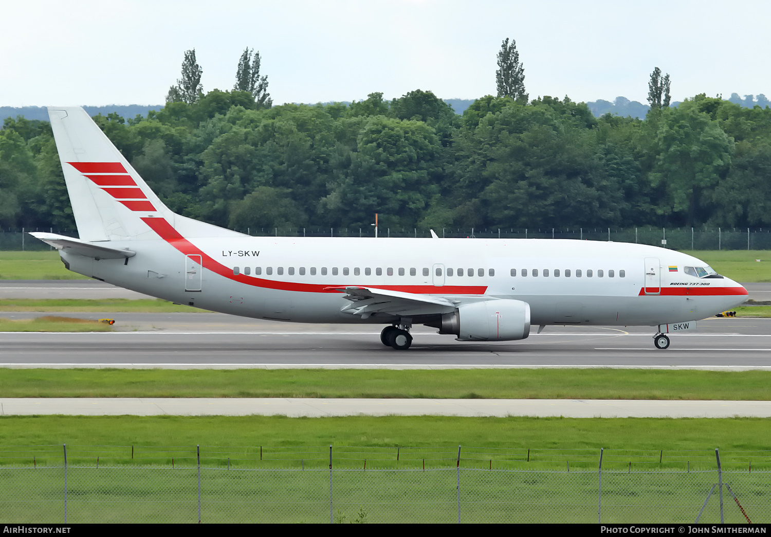 Aircraft Photo of LY-SKW | Boeing 737-382 | Aurela | AirHistory.net #288748