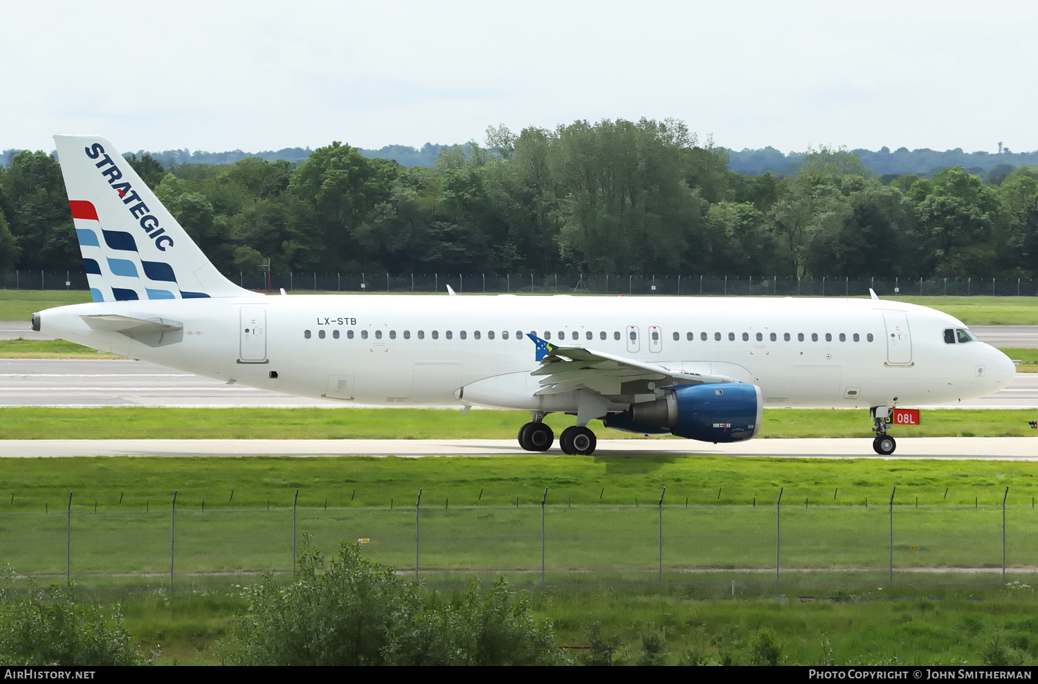 Aircraft Photo of LX-STB | Airbus A320-212 | Strategic Airlines | AirHistory.net #288773