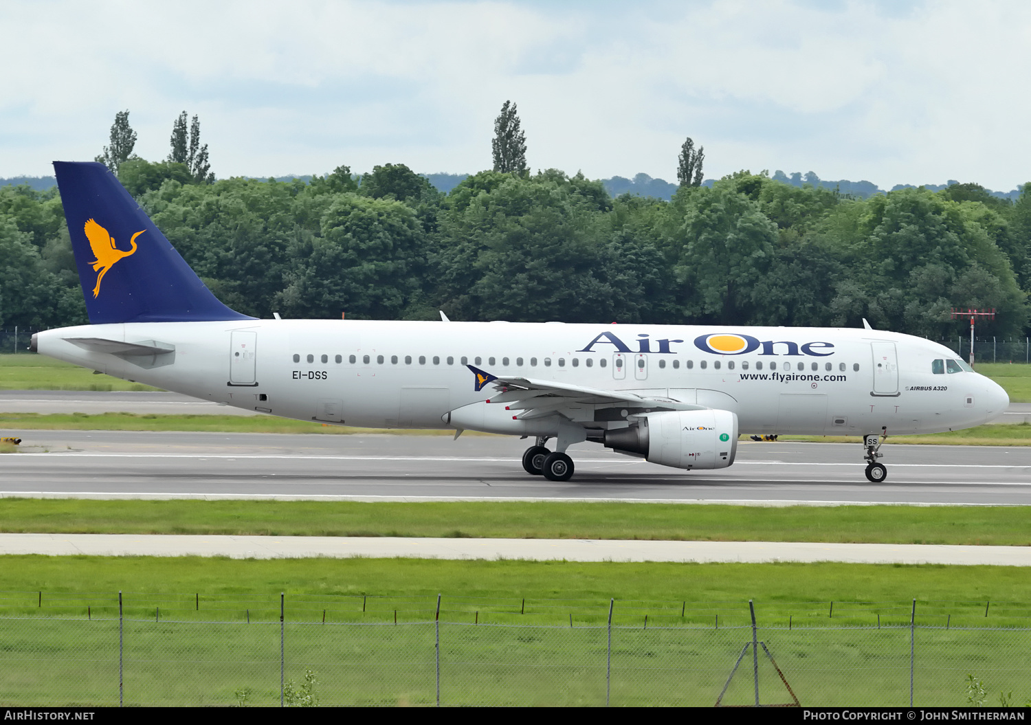 Aircraft Photo of EI-DSS | Airbus A320-216 | Air One | AirHistory.net #288775