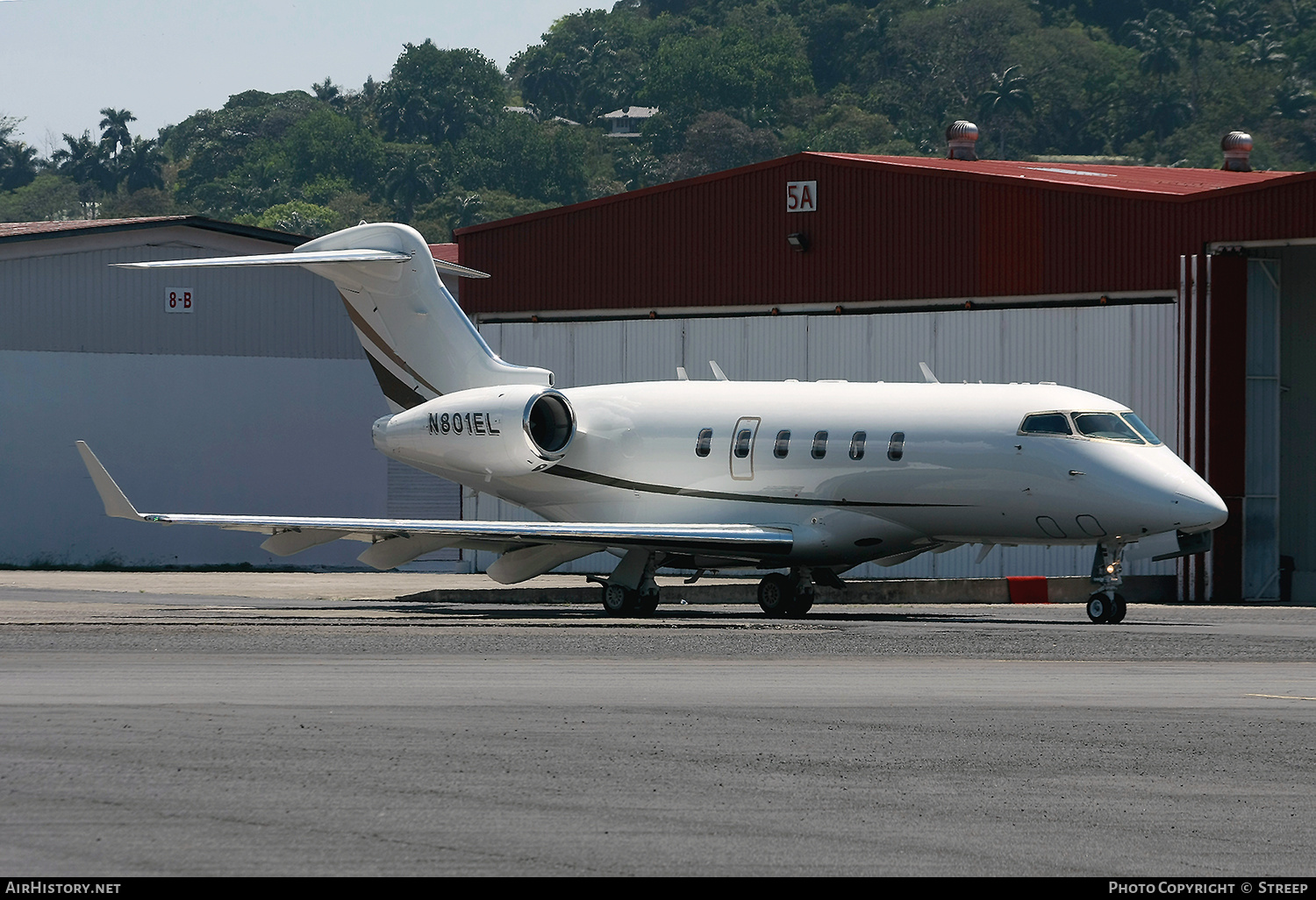 Aircraft Photo of N801EL | Bombardier Challenger 300 (BD-100-1A10) | AirHistory.net #288777