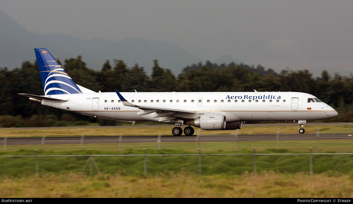 Aircraft Photo of HK-4559 | Embraer 190LR (ERJ-190-100LR) | Aero República | AirHistory.net #288871