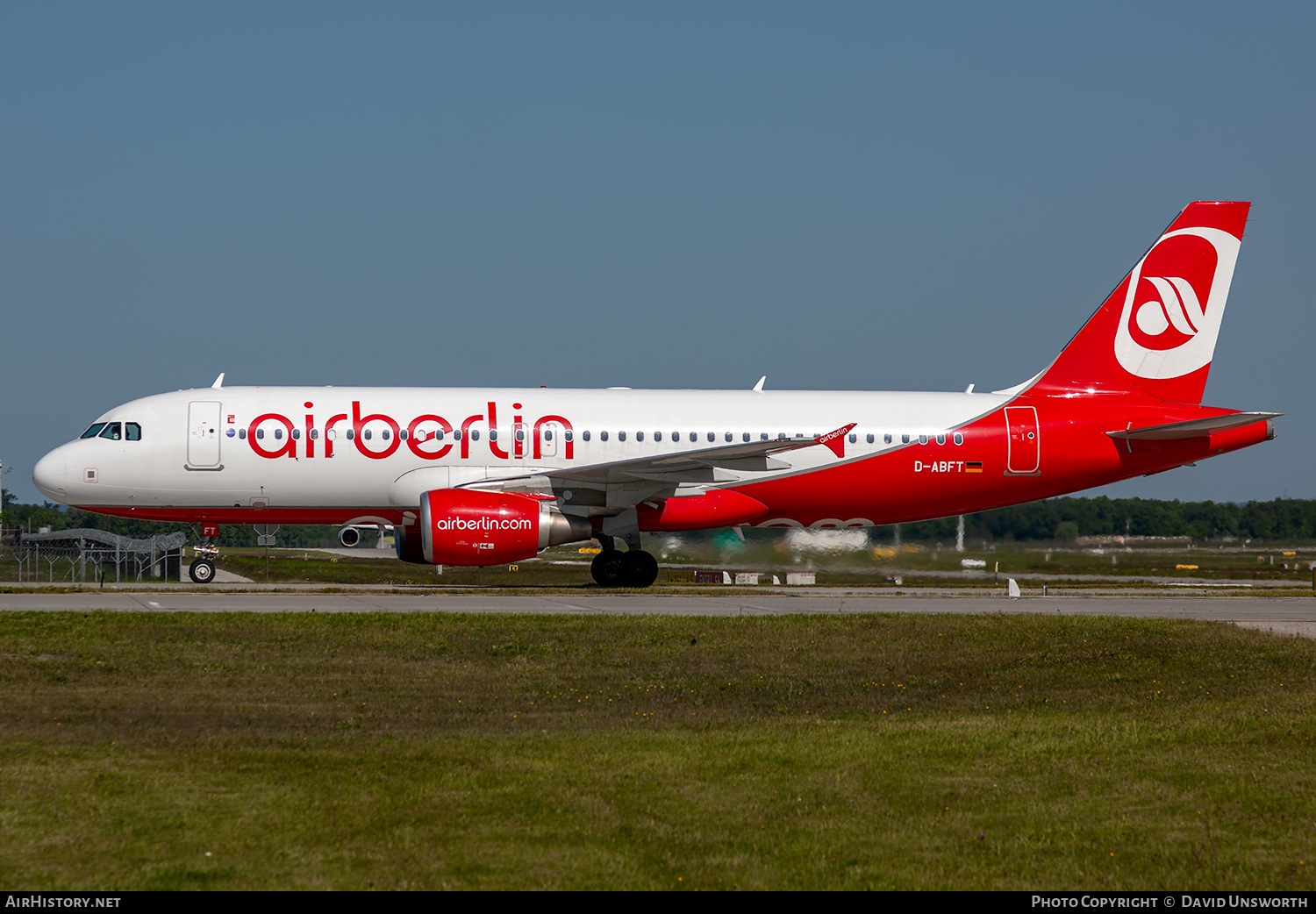 Aircraft Photo of D-ABFT | Airbus A320-214 | Air Berlin | AirHistory.net #288890