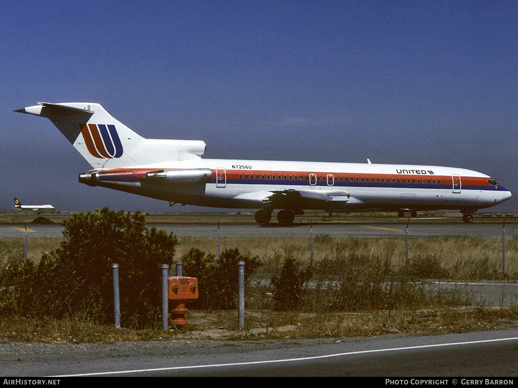 Aircraft Photo of N7256U | Boeing 727-222/Adv | United Airlines | AirHistory.net #288960