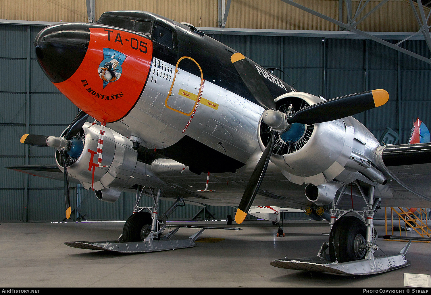 Aircraft Photo of TA-05 | Douglas C-47A Skytrain | Argentina - Air Force | AirHistory.net #289013