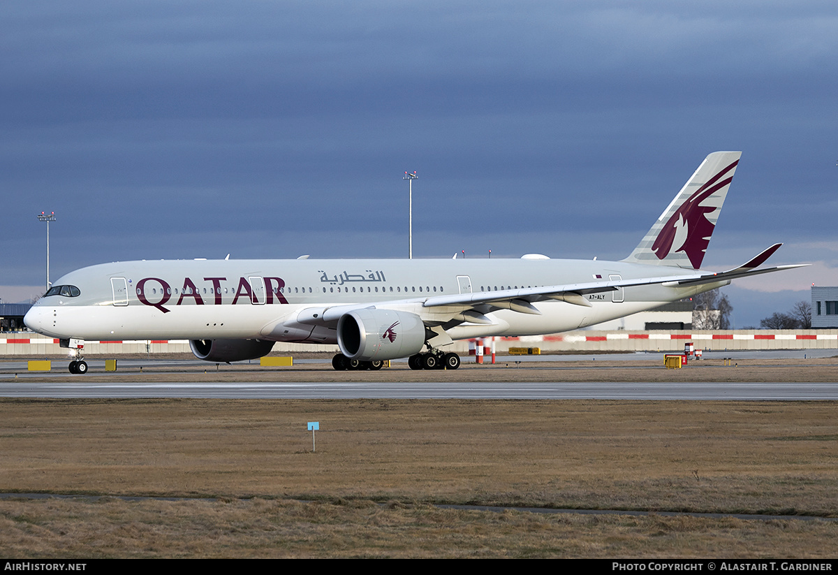 Aircraft Photo of A7-ALY | Airbus A350-941 | Qatar Airways | AirHistory.net #289083
