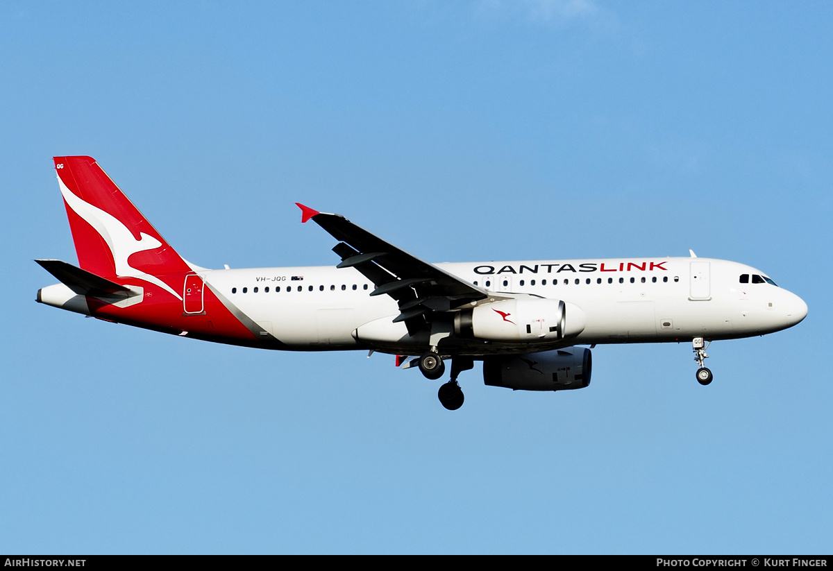 Aircraft Photo of VH-JQG | Airbus A320-232 | QantasLink | AirHistory.net #289237