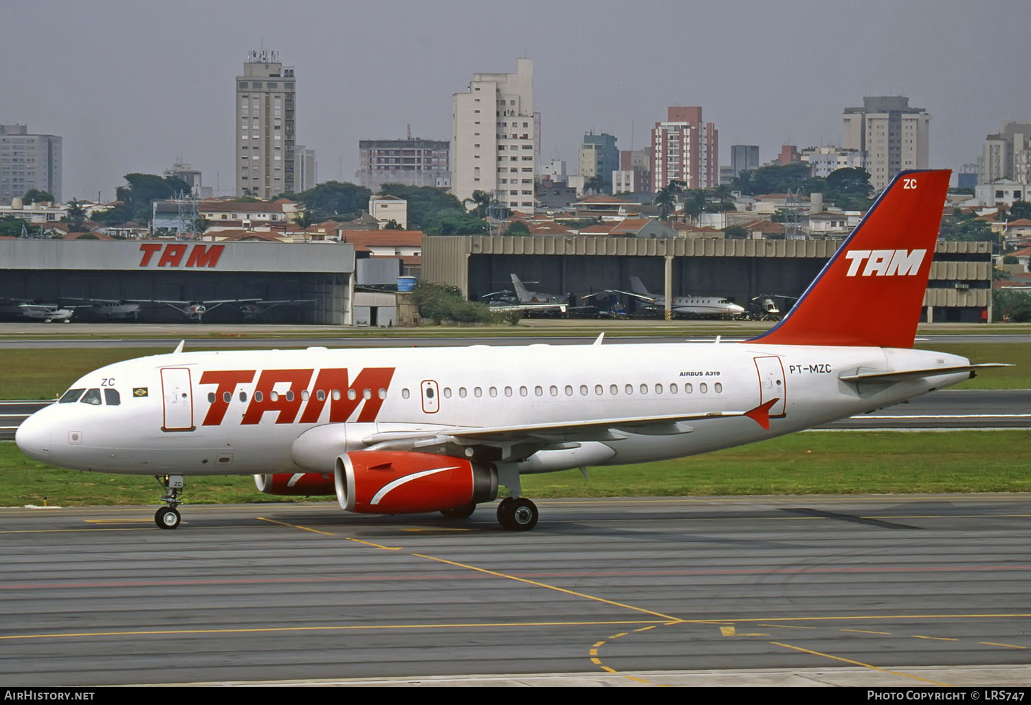 Aircraft Photo of PT-MZC | Airbus A319-132 | TAM Linhas Aéreas | AirHistory.net #289307