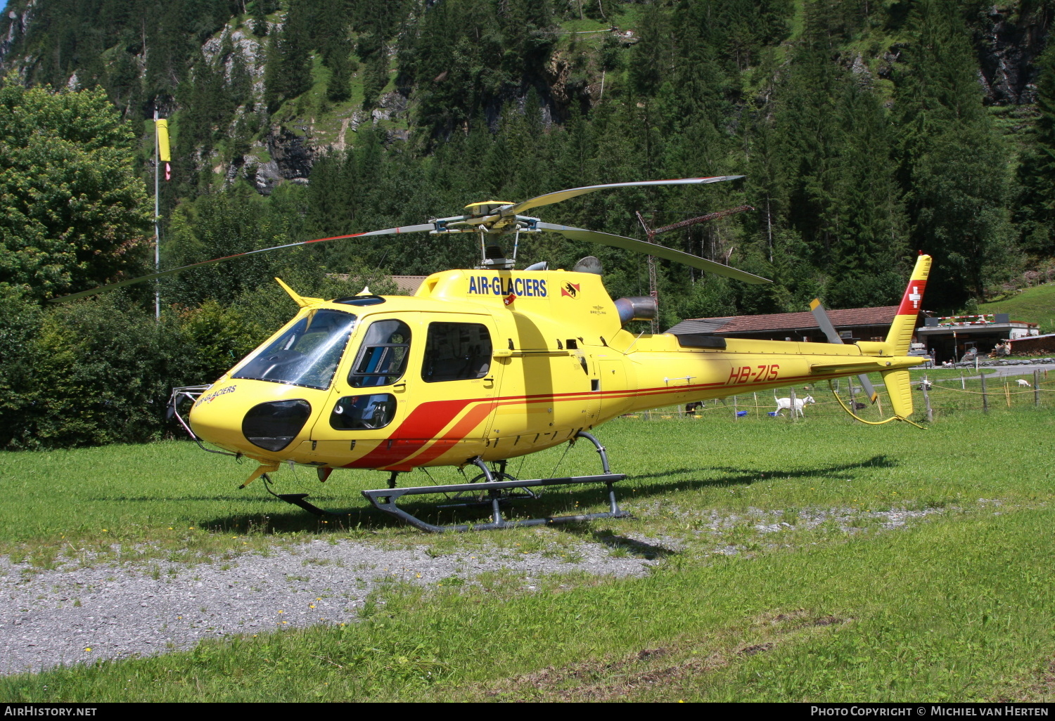 Aircraft Photo of HB-ZIS | Aerospatiale AS-350B-3 Ecureuil | Air Glaciers | AirHistory.net #289337