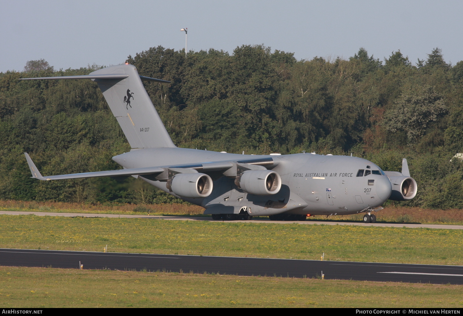 Aircraft Photo of A41-207 | Boeing C-17A Globemaster III | Australia - Air Force | AirHistory.net #289339