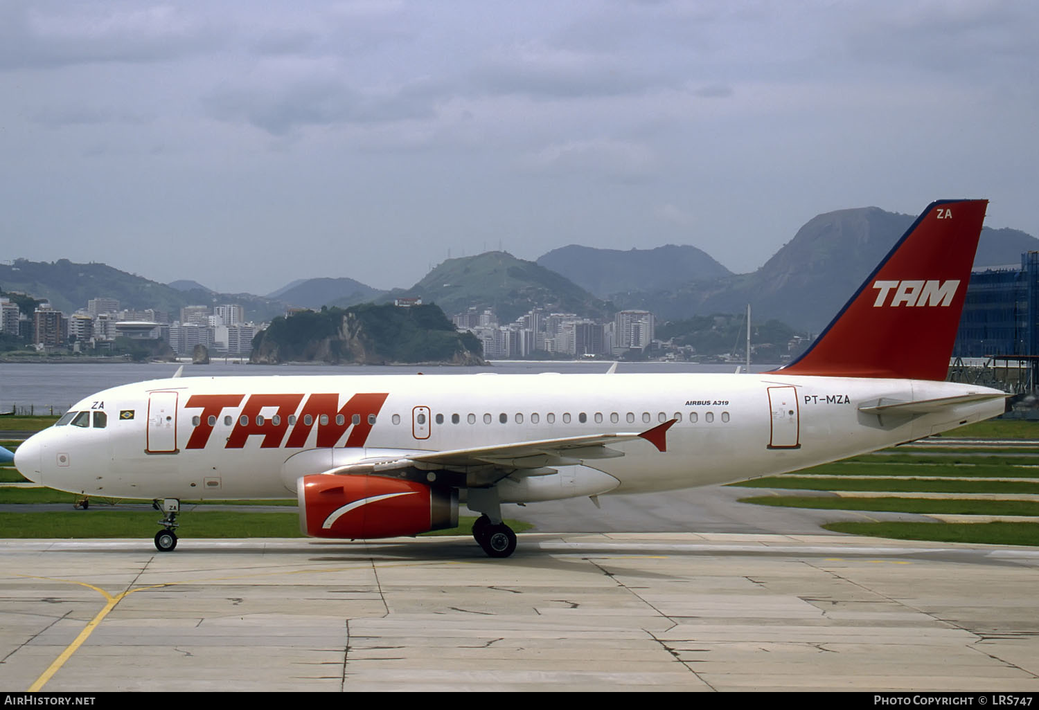 Aircraft Photo of PT-MZA | Airbus A319-132 | TAM Linhas Aéreas | AirHistory.net #289405