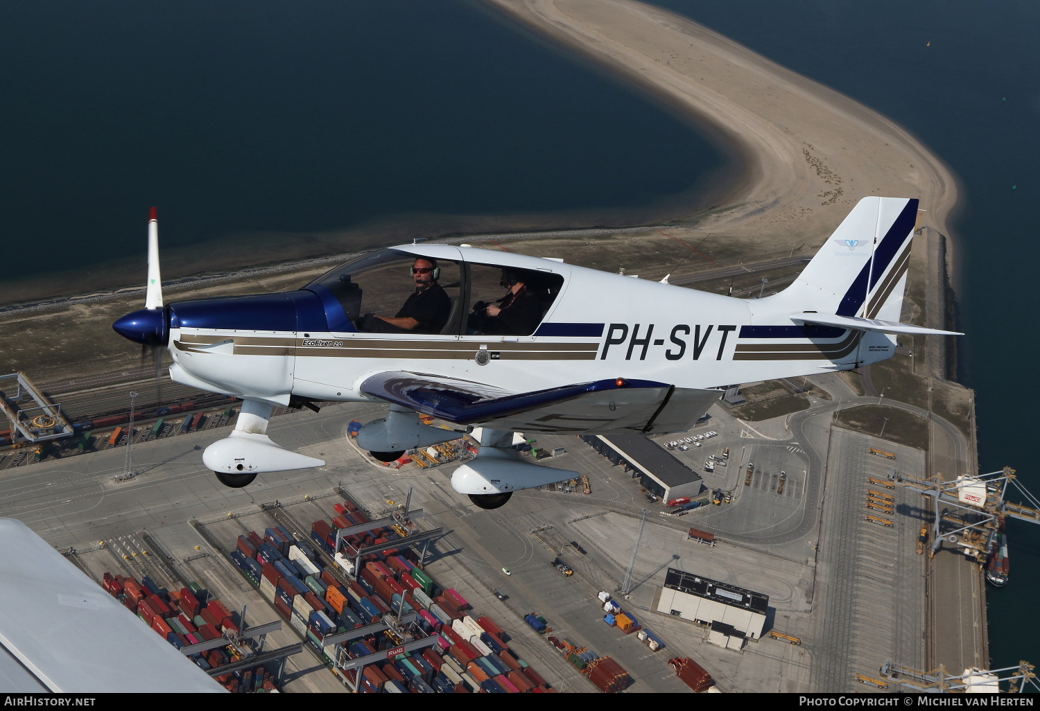 Aircraft Photo of PH-SVT | Apex DR 400-140B | Vliegclub Rotterdam | AirHistory.net #289451