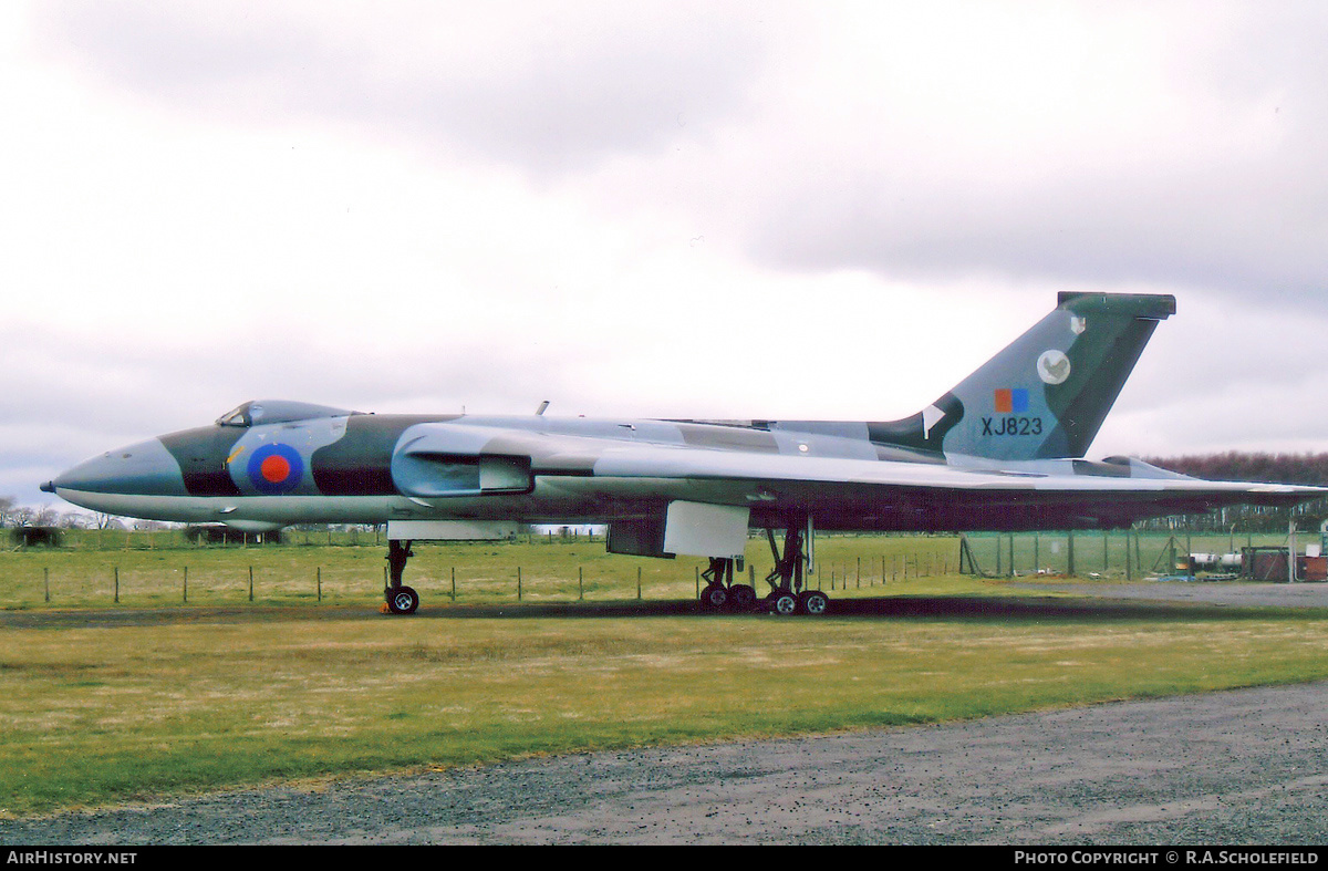 Aircraft Photo of XJ823 | Avro 698 Vulcan B.2 | UK - Air Force | AirHistory.net #289483