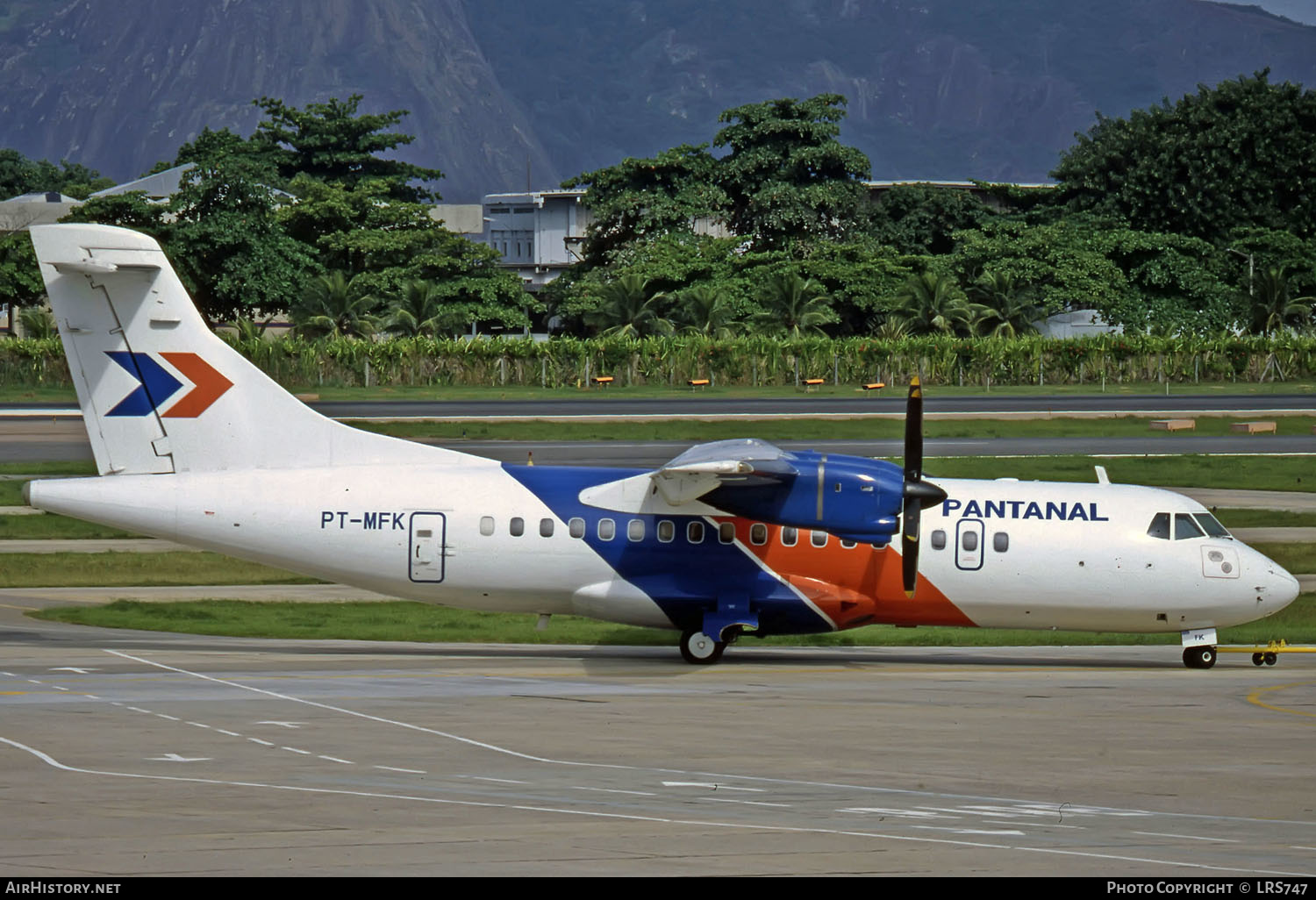 Aircraft Photo of PT-MFK | ATR ATR-42-300 | Pantanal Linhas Aéreas | AirHistory.net #289569