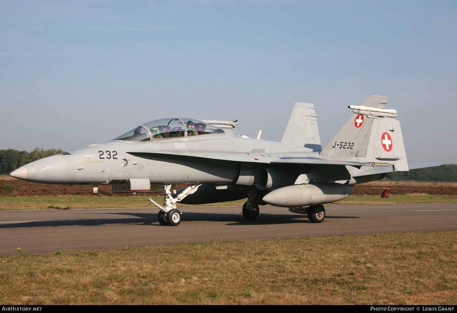 Aircraft Photo of J-5232 | McDonnell Douglas F/A-18D Hornet | Switzerland - Air Force | AirHistory.net #289697