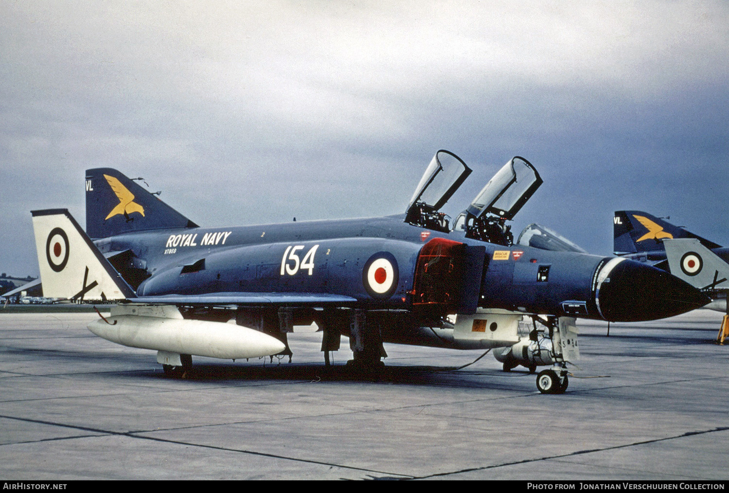 Aircraft Photo of XT869 | McDonnell Douglas F-4K Phantom FG1 | UK - Navy | AirHistory.net #289727