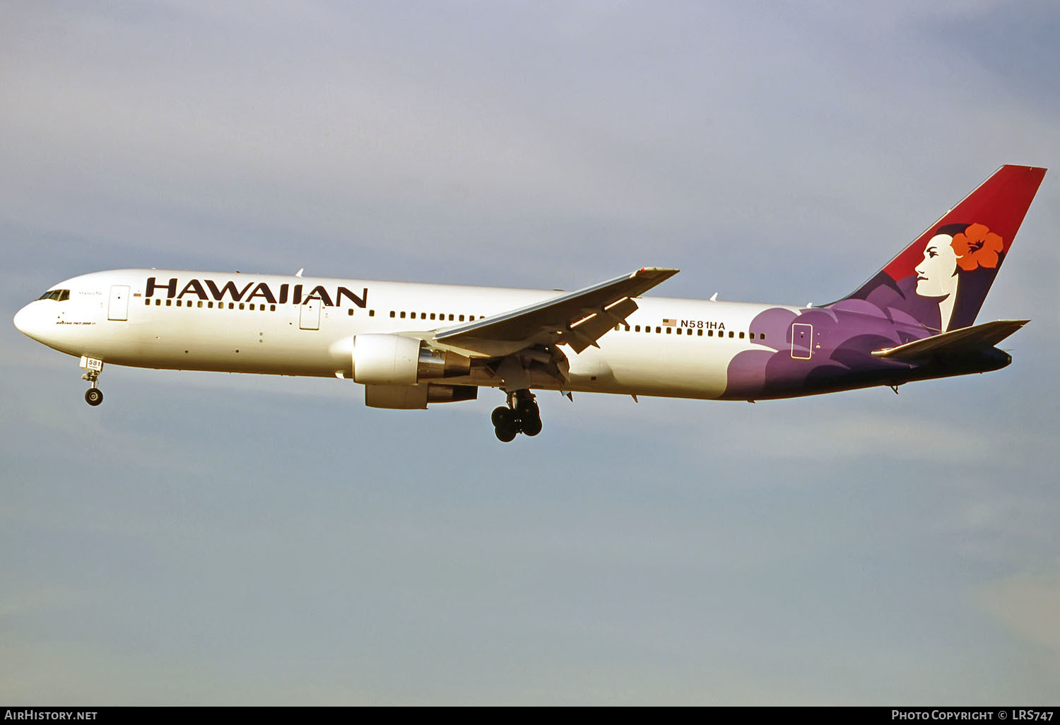 Aircraft Photo of N581HA | Boeing 767-33A/ER | Hawaiian Airlines | AirHistory.net #289781