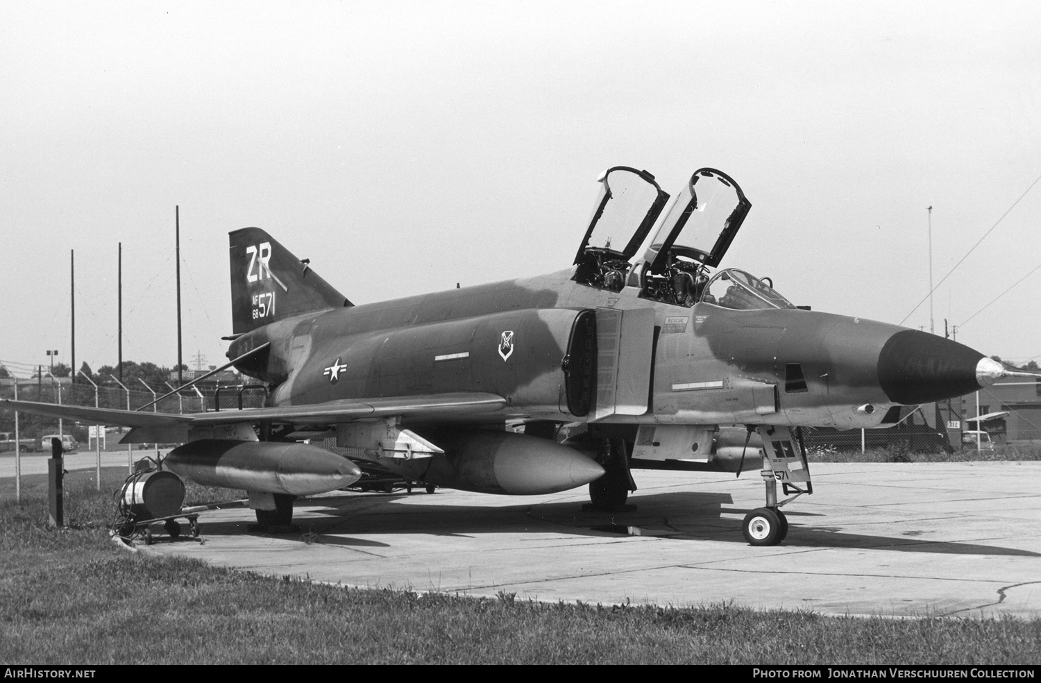 Aircraft Photo of 68-0571 / AF68-571 | McDonnell Douglas RF-4C Phantom II | USA - Air Force | AirHistory.net #289785