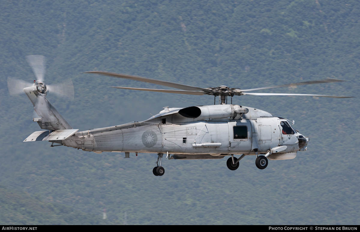 Aircraft Photo of 2302 | Sikorsky S-70C(M)-1 Thunderhawk | Taiwan - Navy | AirHistory.net #289797