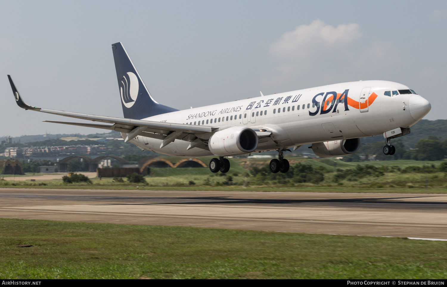 Aircraft Photo of B-5725 | Boeing 737-85N | Shandong Airlines - SDA | AirHistory.net #289816