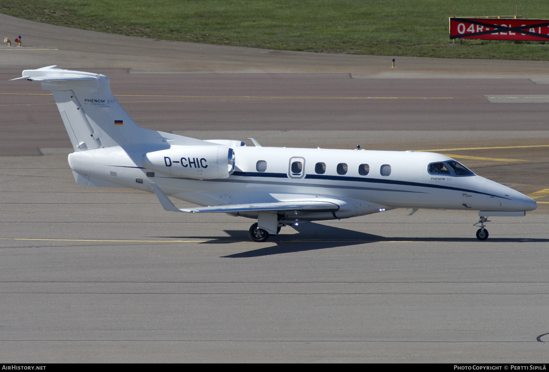 Aircraft Photo of D-CHIC | Embraer EMB-505 Phenom 300 | AirHistory.net #290080